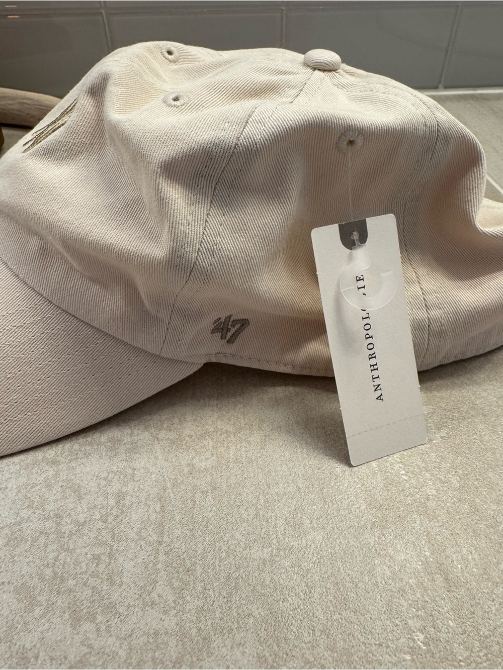 47 Women’s New York Yankees Cream Baseball Cap - Picture 5 of 8